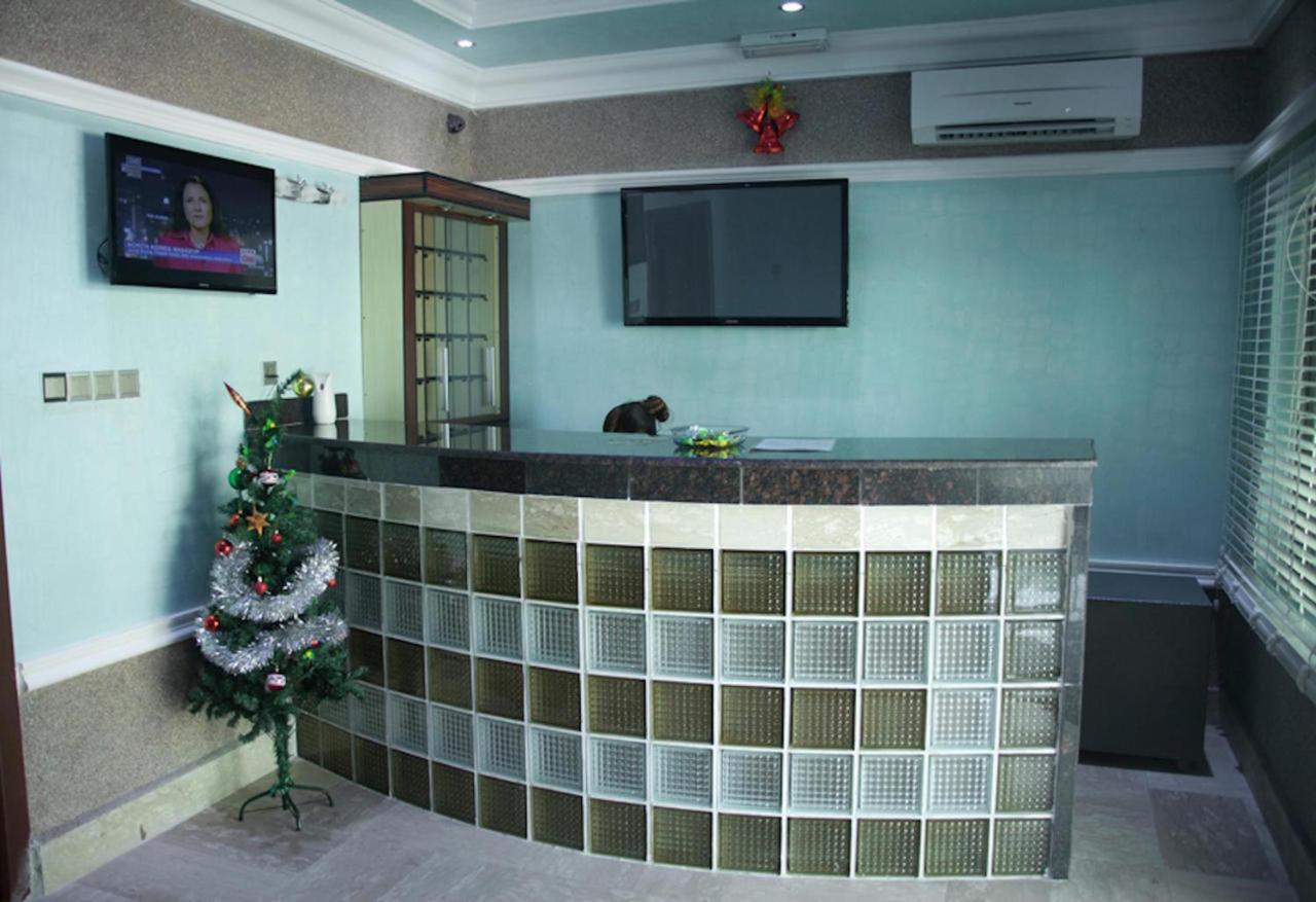Milestone Hotel Ogombo Buitenkant foto